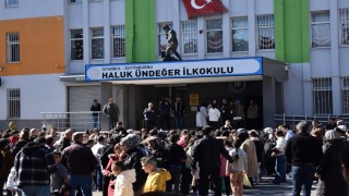 Zeytinburnunda 19. Geleneksel Kitap Okuma Yarışması sınavı yapıldı