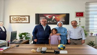1 Kural 1 Ömür temalı resim yarışması il birincisi Hisarcık Atatürk İlkokulundan