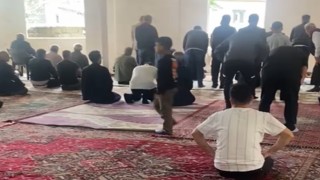 10 yıl sonra ilk namaz: Yarım yamalak camide bayram coşkusu