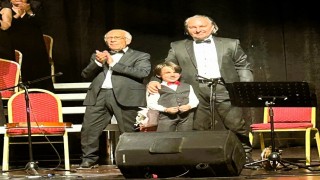 5 yaşındaki ritim ustası Bora 10. konserine hazırlanıyor