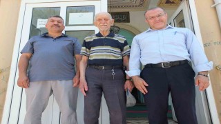 59 yıldır gönüllü müezzinlik yapıyor