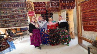 6 asırlık halı ve kilim dokumacılığı geleceğe taşınıyor