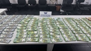900 bin euro ve 500 bin doları Bulgar gümrüğüne yakalattı