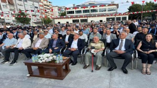 93 yaşındaki Mehmet Tutar, okulunun kep törenine katıldı
