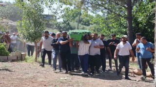 Ablasının düğünü için memleketine gelen 22 yaşındaki genç kalp krizi geçirerek öldü