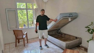 Adana ASKİnin içme suyu hattı patladı: Mahalle göle döndü, birçok ev zarar gördü