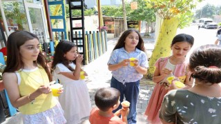 Adanalı öğrencileri serinleten karne hediyesi