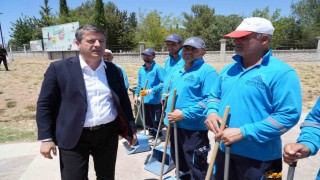 Adıyamanda Safvan Bin Muattal Türbesinde temizlik çalışması