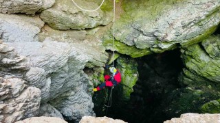 Adıyamandaki mağaralarda bulunan ilginç jeolojik oluşumlar incelendi