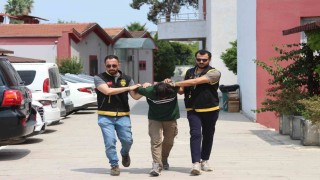 Adli kontrolle serbest kalmıştı, yeni görüntüleri çıktı: Yaşlı adamı da sopayla dövmüş