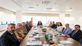 Ağrı Valisi Koç, Doğubayazıtta sınır güvenliği incelemelerinde bulundu