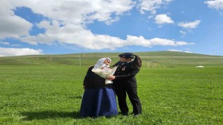 Ağrıda jandarmadan bayramda şehit ailelerine vefa ziyareti