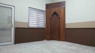 Ahşap oyma ile yenilediler, mescidi bayrama hazırladılar