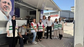 AK Partiden kapalı pazar alanında üye standı