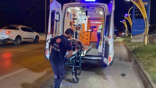 Akaryakıt istasyonuna dalan otomobil takla attı: 1i ağır 2 yaralı