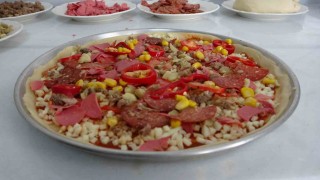 Akçadağın yeni gözdesi: İnce hamurlu pizza, kömbe ve pilavı geride bıraktı