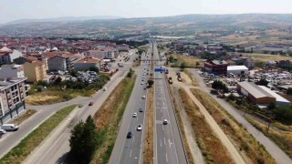 Akın akın dönüyorlar: Tekirdağ-İstanbul yolu havadan görüntülendi