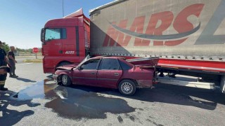 Aksarayda tırla otomobil çarpıştı: 2 yaralı