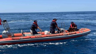 Alanya Kalesinde kayalık bölgede mahsur kalan dağ keçisi kurtarıldı