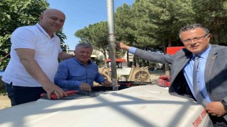 Alaşehirli çiftçiler çifte bayram kutluyor