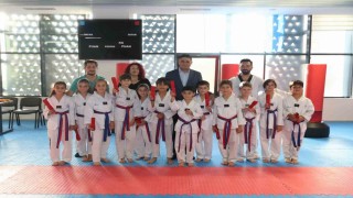Aliağa Belediyesi Taekwondo Kursunun sporcuları kuşak atladı