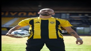 Aliağa FKdan flaş transfer: Ahmet İlhan Özek resmen imzayı attı