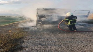 Amasyada seyir halindeki beton mikseri alev alev yandı