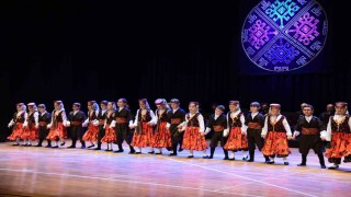 Anadolu Üniversitesinden Çocuk Halk Dansları Topluluğu gösterisi