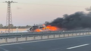 Anız yangını seyir halindeki yakıt yüklü tankere sıçradı, kilometrelerce araç kuyruğu oluştu