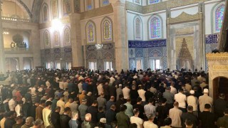 Ankara vatandaşlar Kurban Bayramı namazı için camilere akın etti
