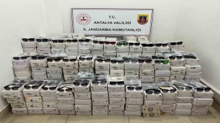 Antalyada 16 bin adet kaçak güneş gözlüğü yakalandı