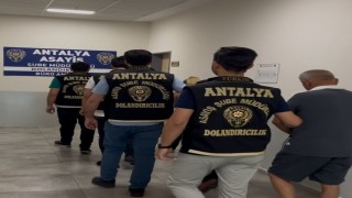 Antalyada sahte altınla kuyumcuları dolandıran 4 şüpheli yakalandı