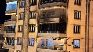 Apartmanda çıkan yangın paniğe neden oldu