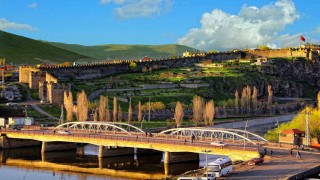 Ardahan Kalesi turizme kazandırılıyor