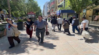 Arefe gününde vatandaşlar çarşıya akın etti