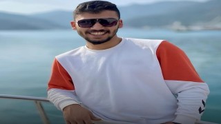 Arkadaşının evinde bıçaklanmış halde ölü bulundu