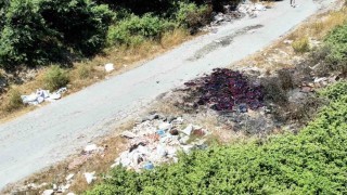 Arnavutköyde hafriyat ve moloz dökülen sokak, çöplüğe döndü