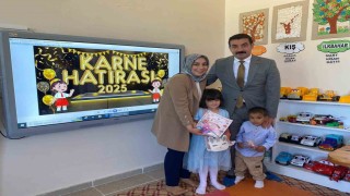 Arpaçayda öğrencilerin karne heyecanı