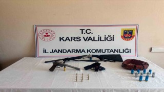 Arpaçayda silah ve mühimmat ele geçirildi
