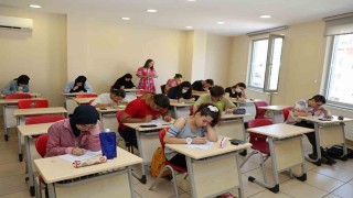 Ataşehir Belediyesinden lise ve üniversite sınavına hazırlanan öğrenciler için önemli destek