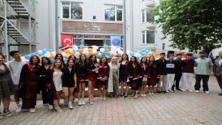 AÜ Sağlık Hizmetleri MYO öğrencileri mezun oldu