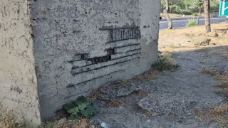 Avcılarda beton parçaları dökülen köprü vatandaşı tedirgin ediyor