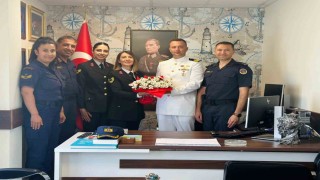 Aydın İl Jandarma Komutanlığından çiçekli kutlama