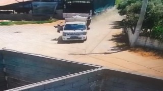Aydında çöp toplama aracından düşen işçi ağır yaralandı