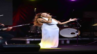 Azka Otelde bayram coşkusu: Hande Dönmezden unutulmaz performans