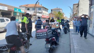 Bafrada motosiklet denetimi: Kasksız ve ehliyetsiz sürücülere ceza