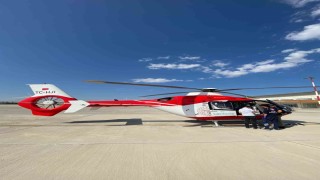 Bahçesarayda 17 yaşındaki hasta ambulans helikopterle Vana sevk edildi