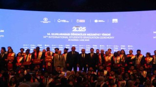 Bakan Ersoy: ‘Ben Türkiye Mezunuyum dediğinizde, sıcak bir tebessüm göreceksiniz