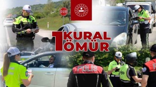 Bakan Yerlikayadan dönüş yoluna çıkacak vatandaşlara trafik kuralı uyarısı