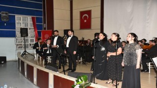 Balıkesirli öğretmenlerin kurduğu Maarif Orkestrasından muhteşem konser